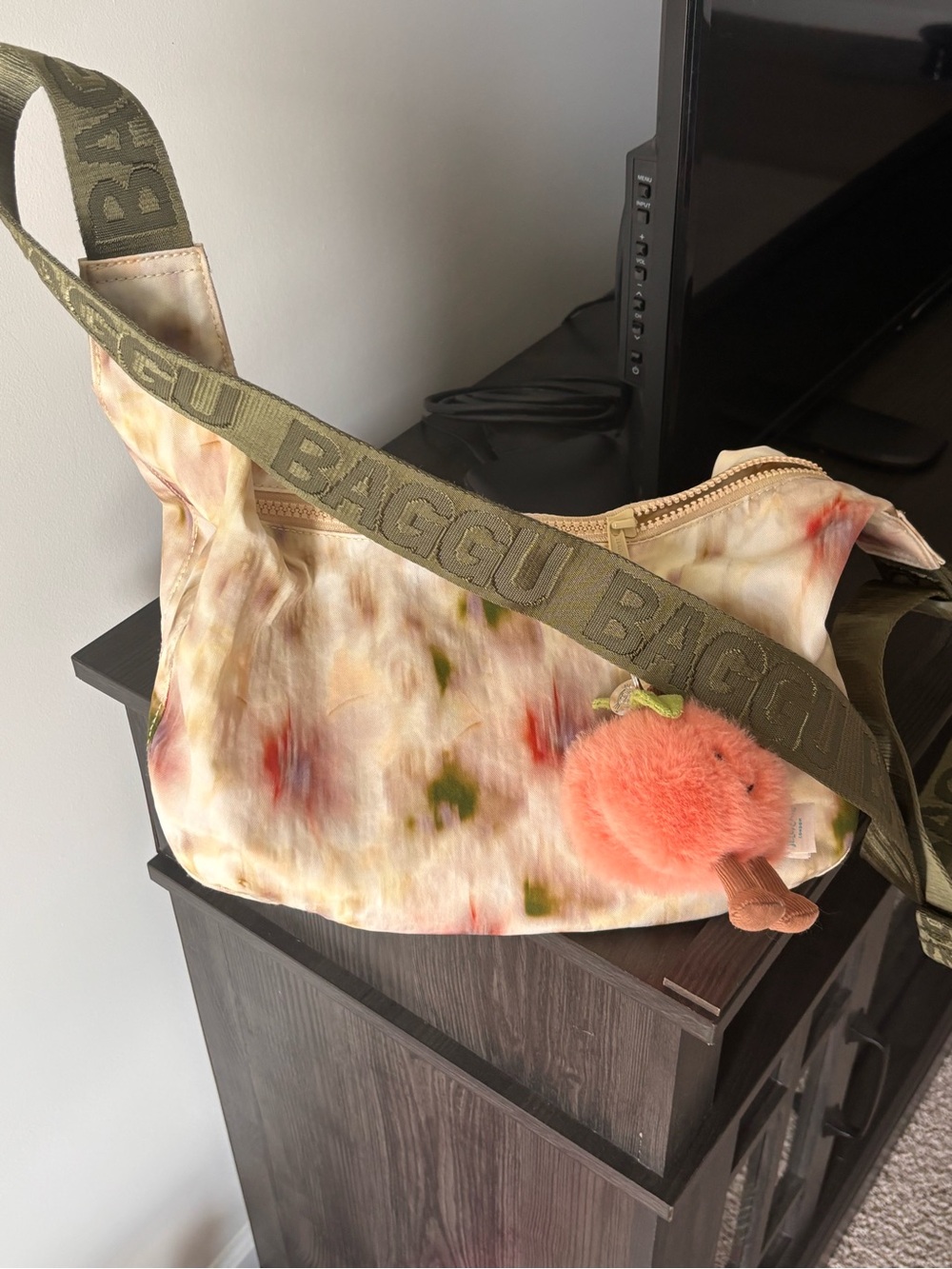 Medium BAGGU Floral Crescent Bag - Picture 2 of 3